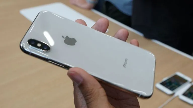 iPhone X, uscita e prezzo: rumors su posticipo