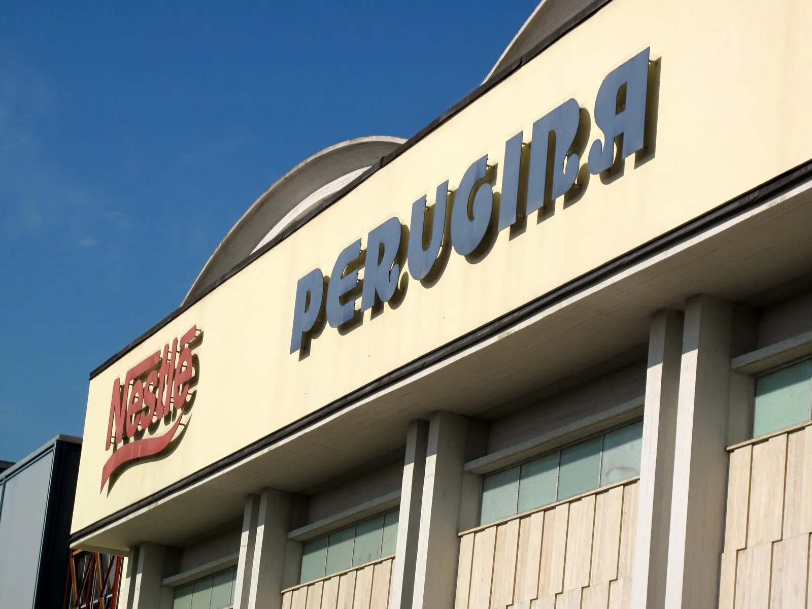 Perugina pronta ai licenziamenti: manifestazione dei sindacati