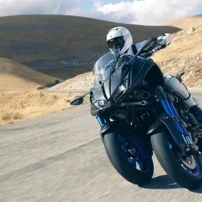 Moto tre ruote Yamaha presentata da Valentino Rossi all’Eicma
