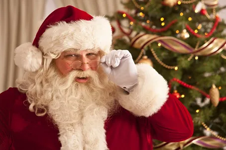 Pavia: bimbi traditi da Babbo Natale