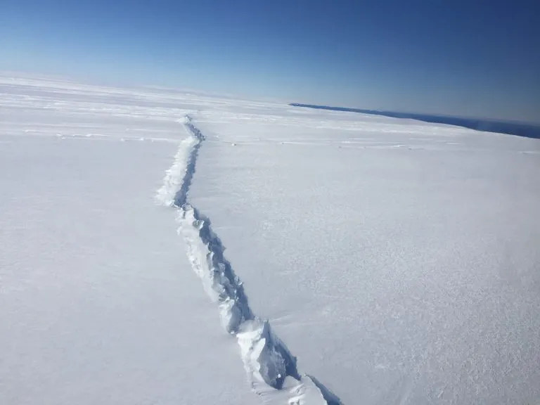 Iceberg 4 volte più grande di Manhattan si è staccato da Pine Island