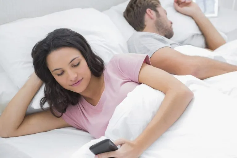 Smartphone perfettamente progettati per distruggere il sonno