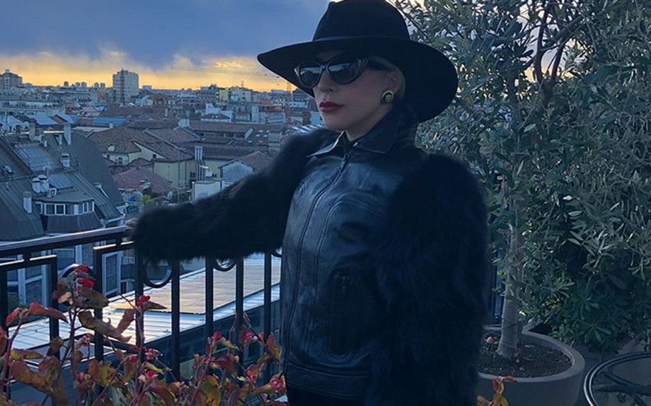 Lady Gaga ricorda origini italiane a Milano