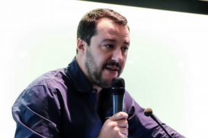 Riapertura delle case chiuse: proposta shock di Salvini