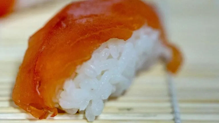 Sushi fa venire i vermi? Il caso della grossa tenia nell’intestino