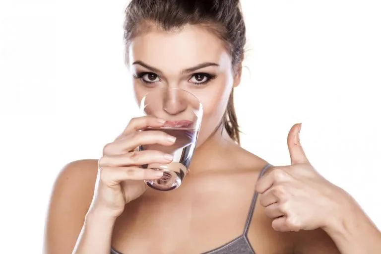 Eliminare le rughe con l’acqua: la trasformazione di Sarah