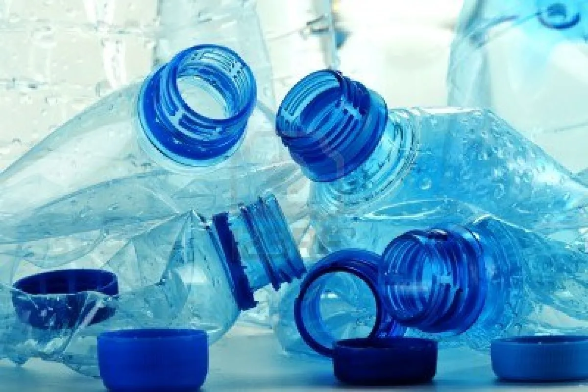Enzima mutante mangia bottiglie di plastica: scoperta inaspettata