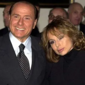 Marina Berlusconi umilia Di Battista: ‘Mio padre nei libri di storia, lui non credo’