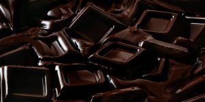 Cioccolato fondente: meno ictus e infiammazioni