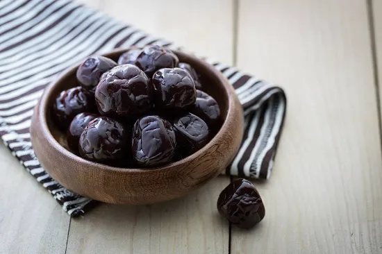 Dieta delle 10 prugne, molti chili in meno con poca fatica