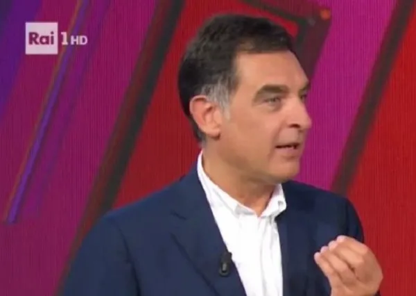 La vita in diretta: Tiberio Timperi rimprovera la sua inviata