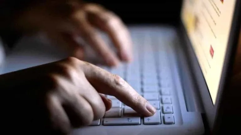 Genova, arrestato operaio che aveva 8mila video pedopornografici sul pc