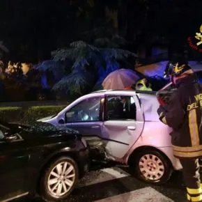 Genova: frontale tra due auto a Bargagli, il bilancio è di sei feriti