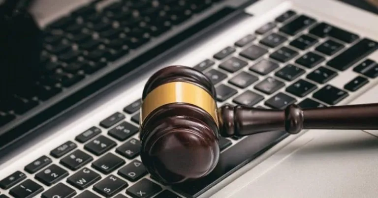 Laptop NC10-14GB con sei virus pericolosi: venduto per 1,3 milioni di dollari