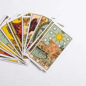 Cartomanzia: che cos’è, come funziona e in che cosa consiste