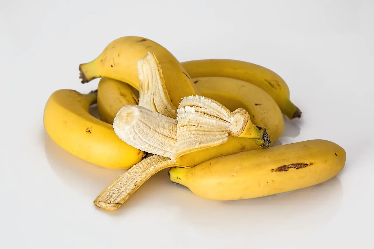 La verità sulla buccia di banane e avocado: perché non dovresti ignorare la pulizia